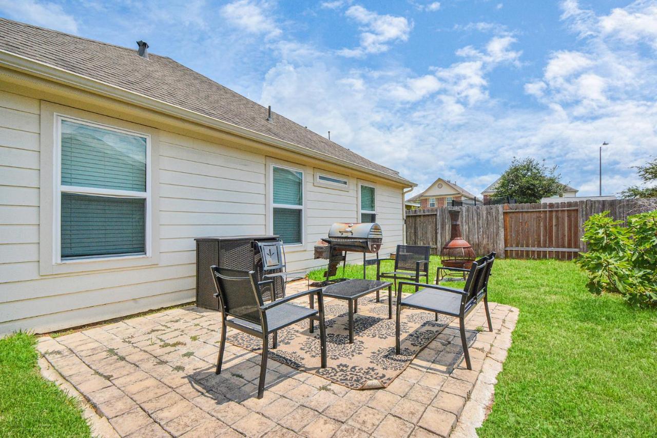 Early Green Neighborly Home Houston Exterior photo