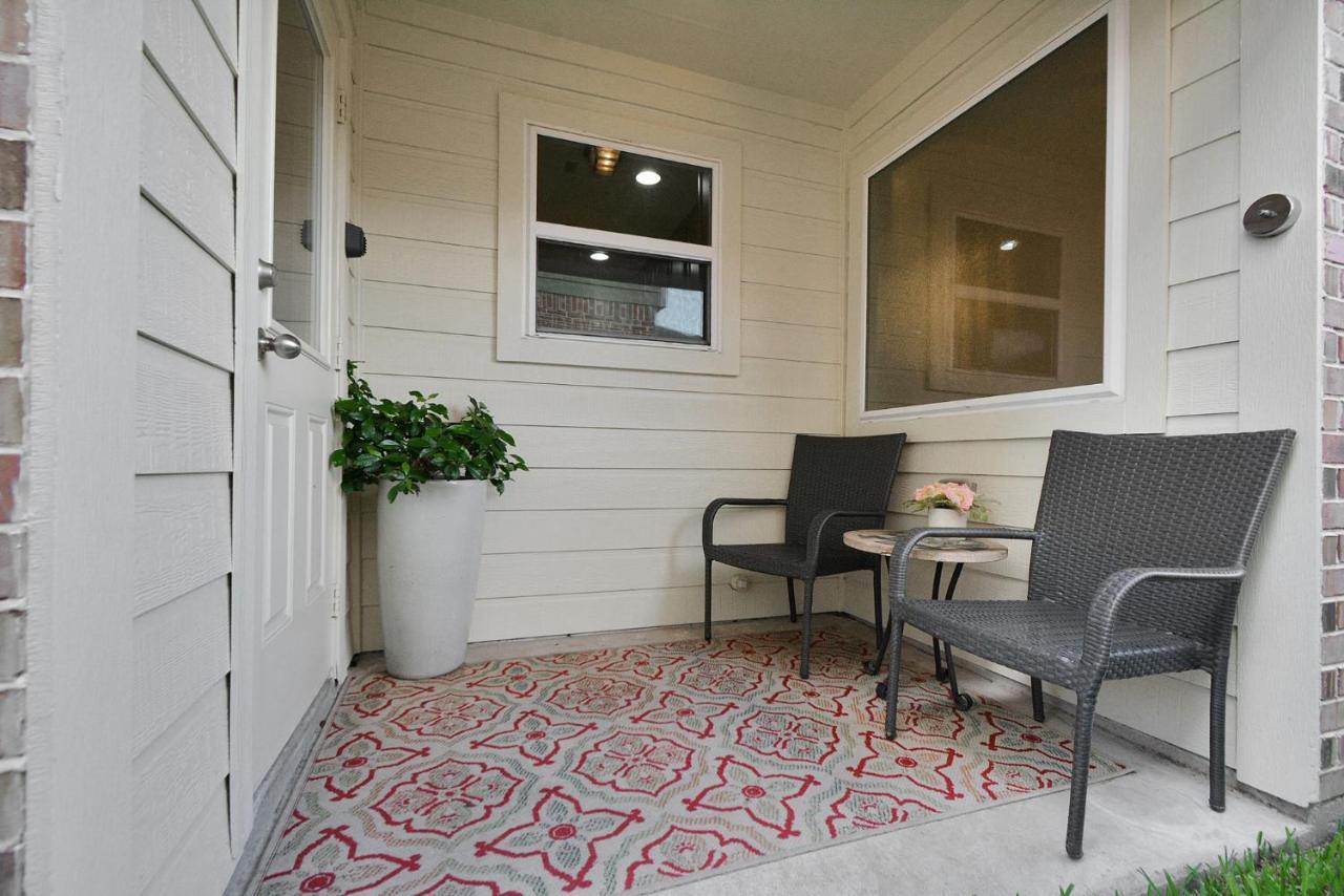Early Green Neighborly Home Houston Exterior photo